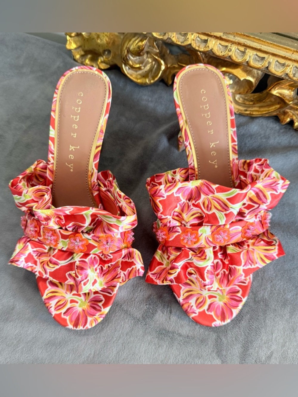 🌺 Copper Key Embroidered Floral Ruffle Mule Heels 🌺 - Picture 3 of 6